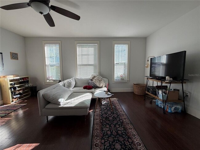 Photo - 717 NW 10th St