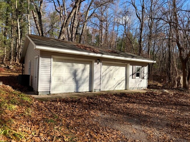 Photo - 10909 Bennett St SE