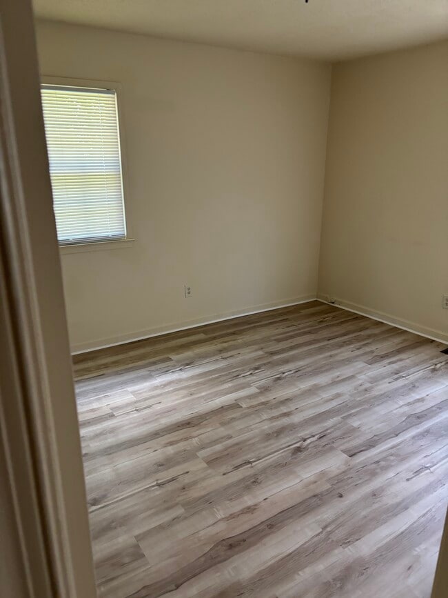 Photo - 1906 Wickham Ave