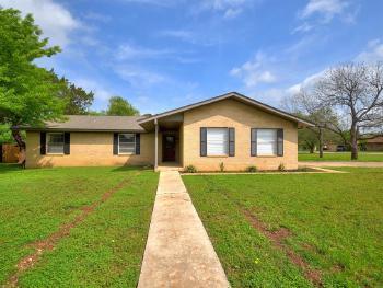 Photo - 905 Parker Cir