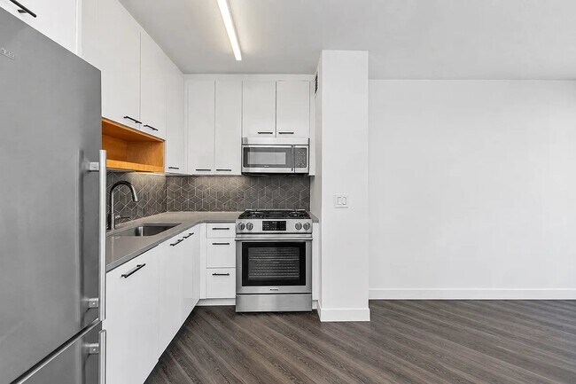 Photo - 250 E Houston St Unit PHL