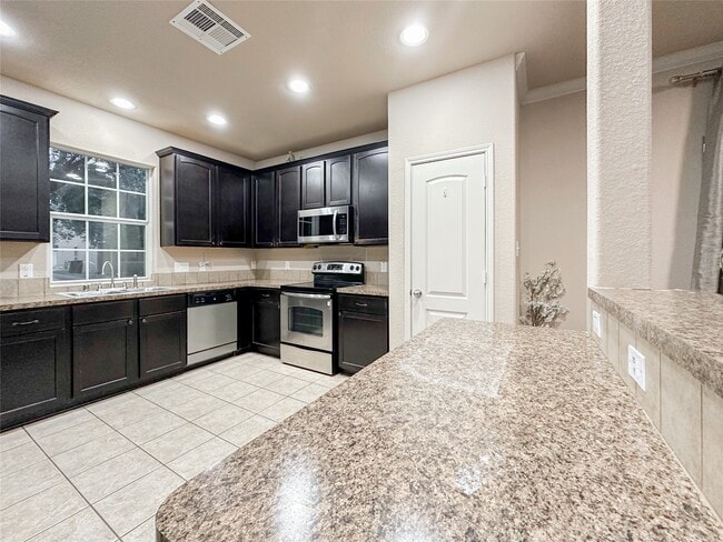 Building Photo - 16771 Mammoth Springs Dr