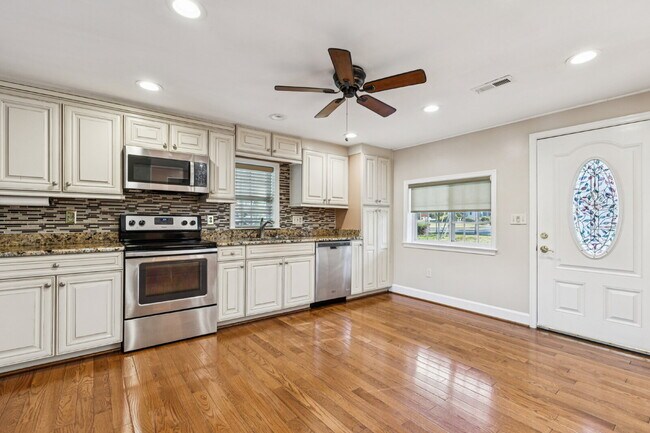 Photo - Amazing rental opportunity in the sought-a...