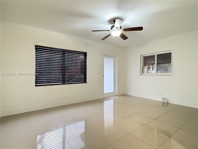 Photo - 527 SW 9th Ave Unit 527