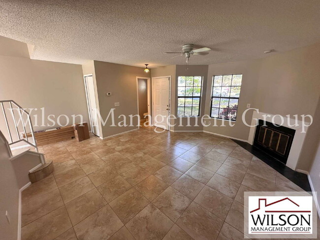 Photo - 2971 Embassy Ct