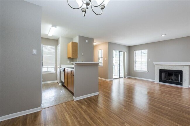 Photo - 4500 E Oltorf St