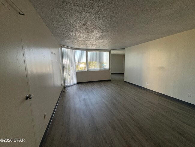 Photo - 8817 S Thomas Dr Unit 404