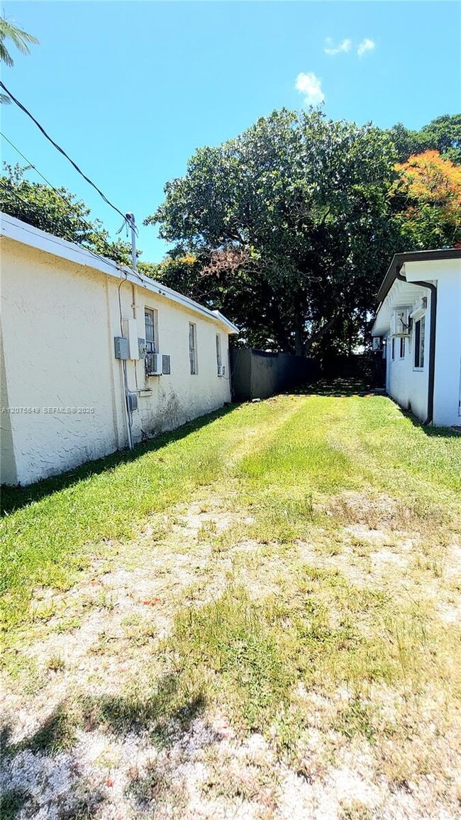 Building Photo - 21910 SW 118th Ct Unit 2