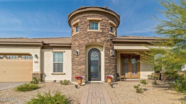 Building Photo - 4250 E Valencia Dr