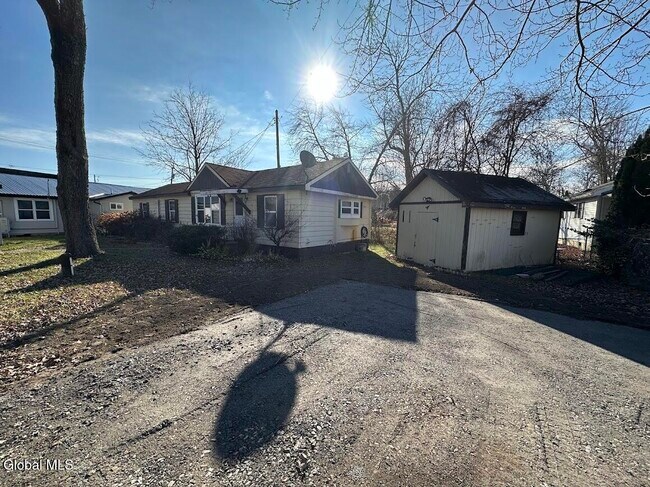 Photo - 98 Point Breeze Rd