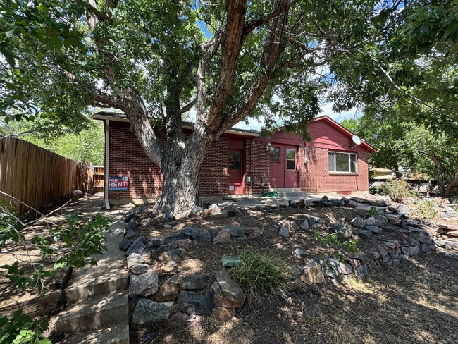 Photo - 1280 Linden Ave