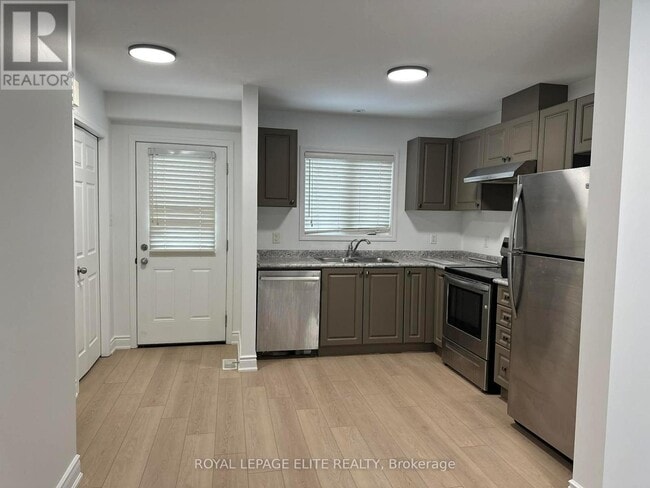 Photo - 350 Dundas St S