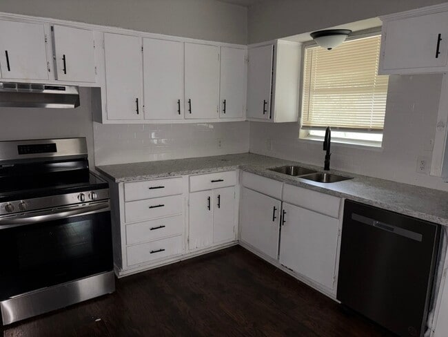 Photo - 6122 Glenhurst Dr