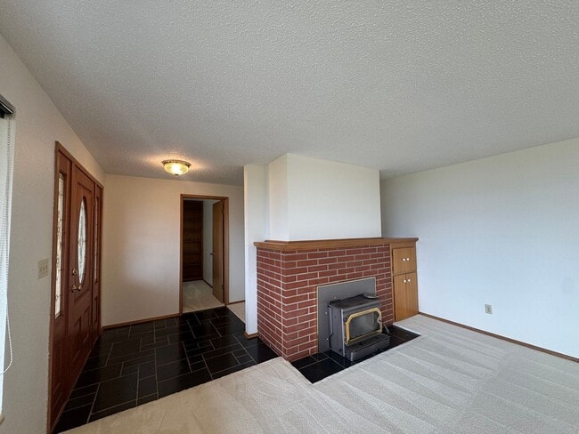 Photo - Stunning Three Bedroom With Amazing Views!
