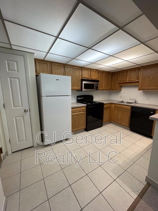 Photo - 106 Broad St