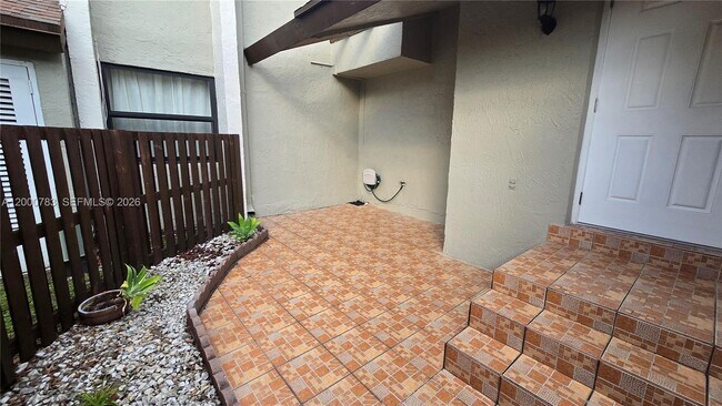 Photo - 9970 NW 9th St Cir Unidad 204