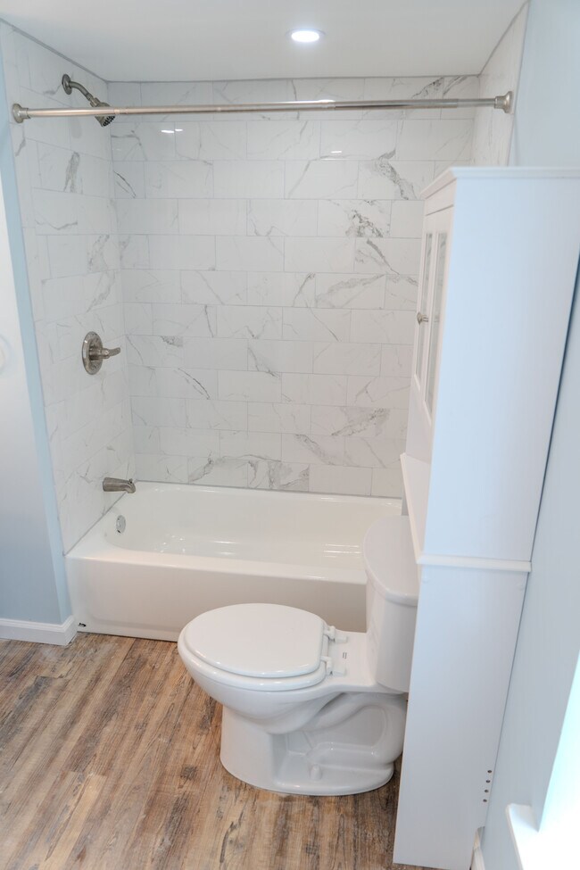 Photo - 520 East Ave