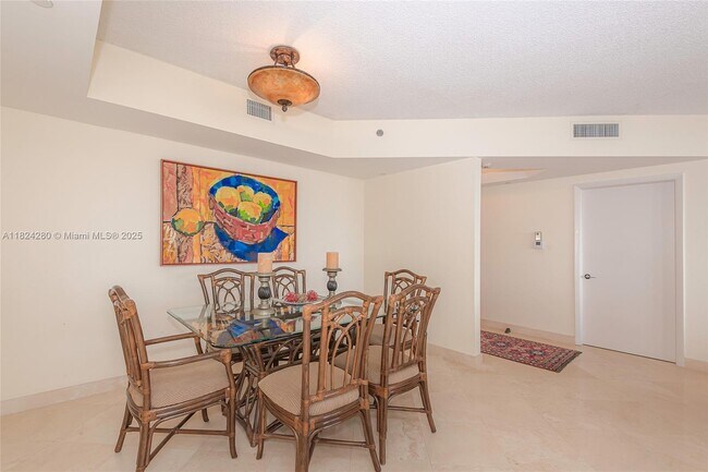 Photo - 2000 Island Blvd Unidad 1708