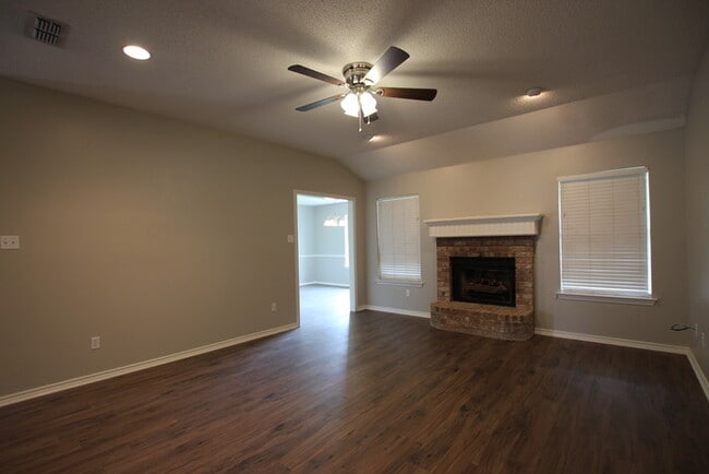 Photo - Available Now! 3 Bed 2 Bath Rental in Bullard ISD!