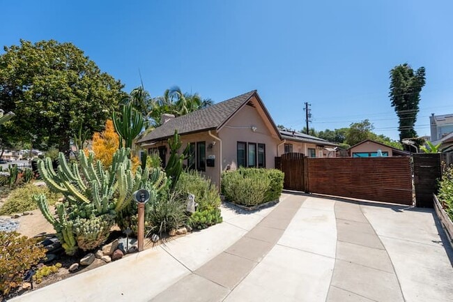 31472 La Matanza St