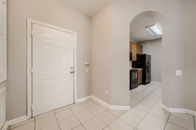 Photo - APARTMENT IN THE METROWEST AREA!