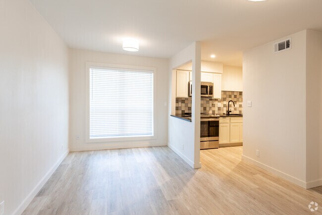 1HAB, 1BA - 570 ft² - Oak Park Apartments