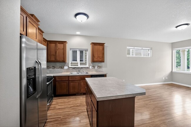 Photo - 2550 Carson Loop