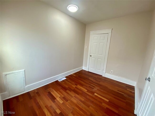 Photo - 39 Brown St Unit Down