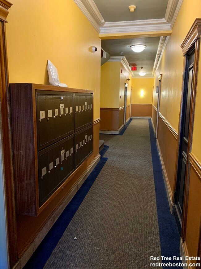 Photo - 104 Peterborough St