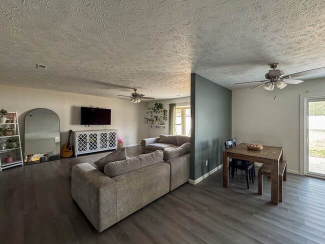 Photo - Charming 3 Bed 2 Bath Home with Fenced Yard