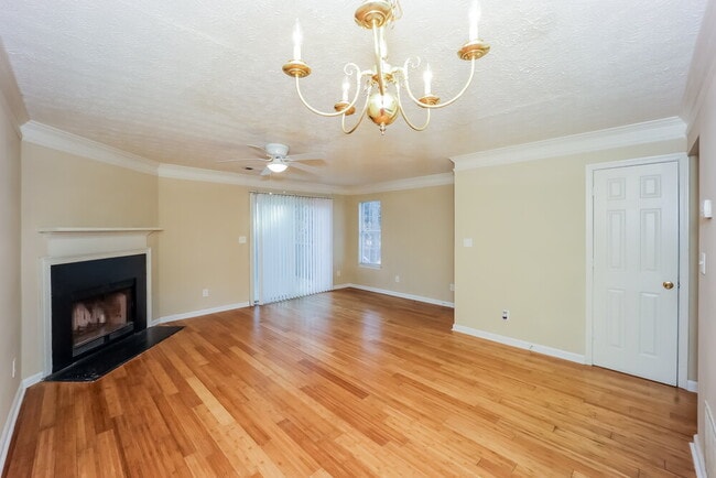 Photo - 5960 Hampton Ct