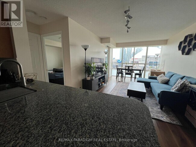 Photo - 51 Lower Simcoe St Unit 1110