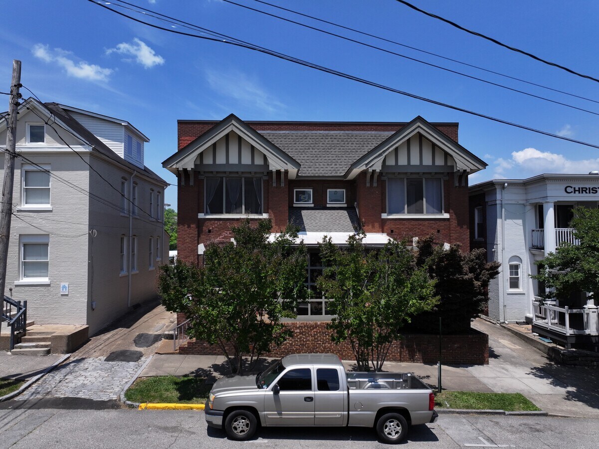Photo - 611 Houston St