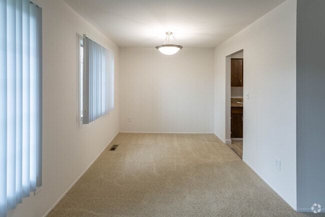 2 BR, 2 BA - Brookside - 1090 SF