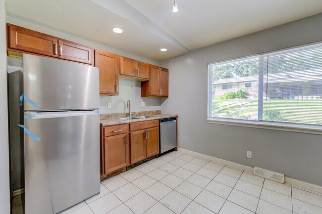 Photo - 9723 Portage Dr