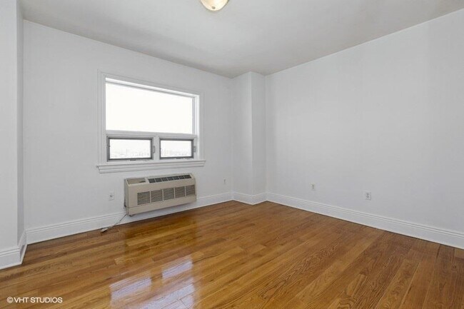 Photo - 809-815 22nd St Unidad 1106