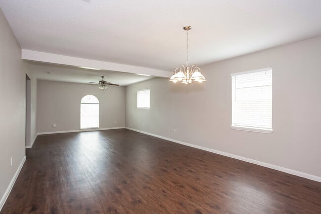 Photo - 1817 Wren Dr