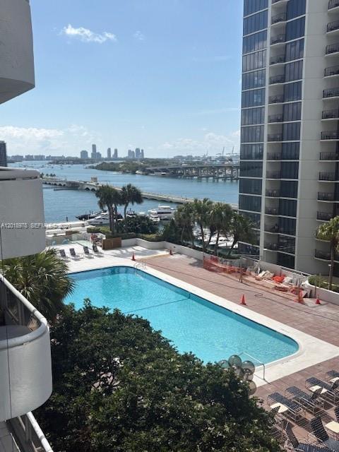 Building Photo - 1717 N Bayshore Dr Unit A-1542