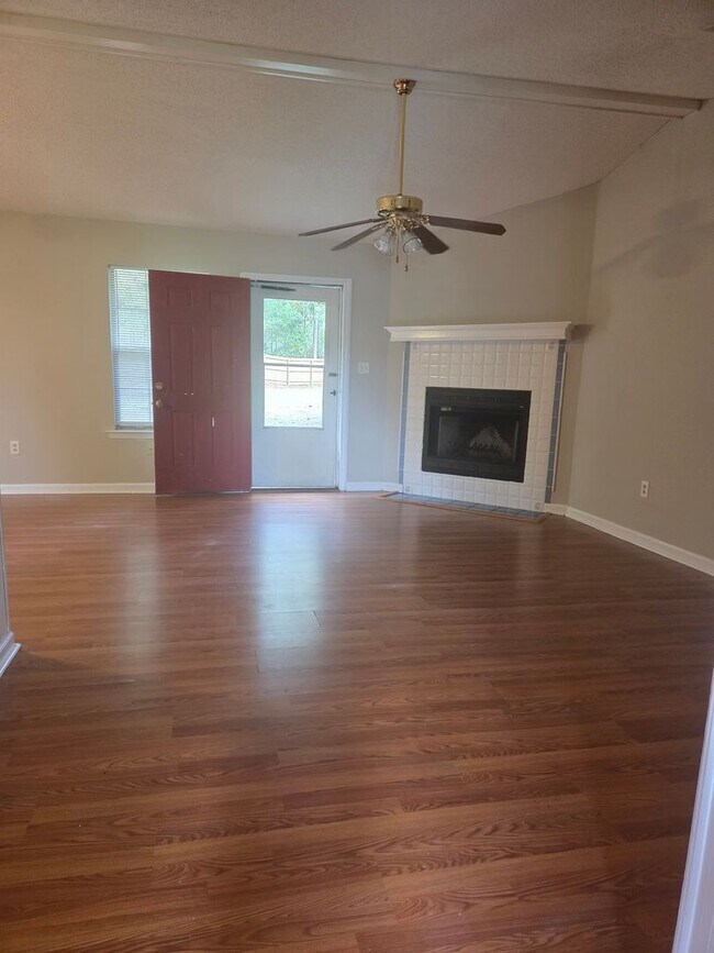 Photo - 907 Canyon Ct
