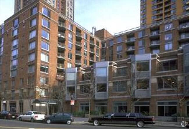 Building Photo - 2 S End Ave Rental