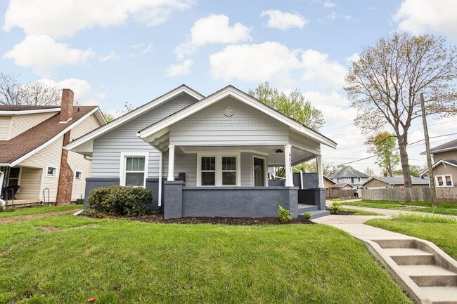 Photo - 4001 Broadway St