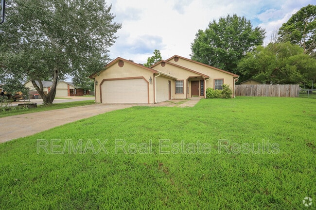 Building Photo - 1892 Rosewood Ln Rental