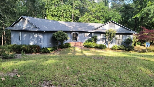 Building Photo - Relaxed Executive Rental