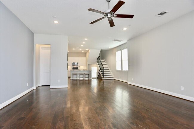 Photo - 1227 W 19th St