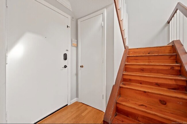 Photo - 140 Kane St Unit D4