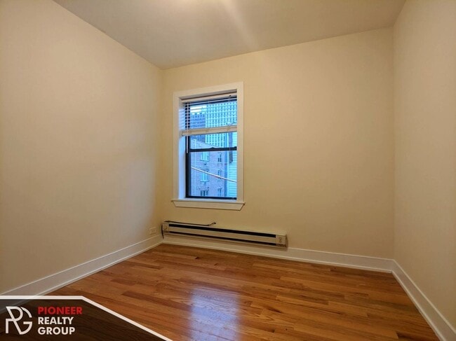 3720 N Pine Grove Ave Unit 3722-W3