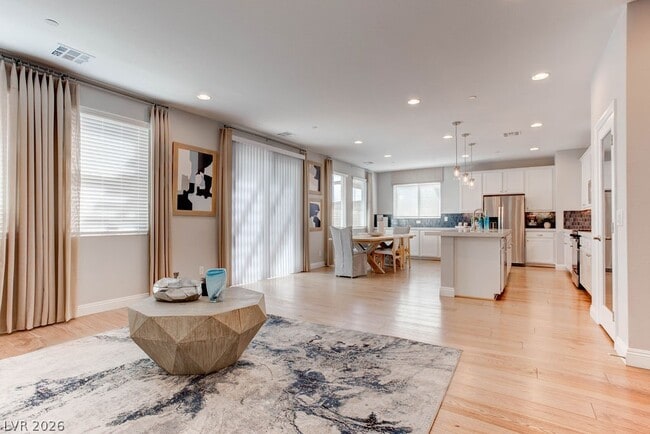 Photo - 8580 Luse St