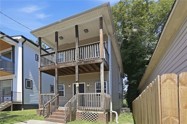 449 Mary St SW