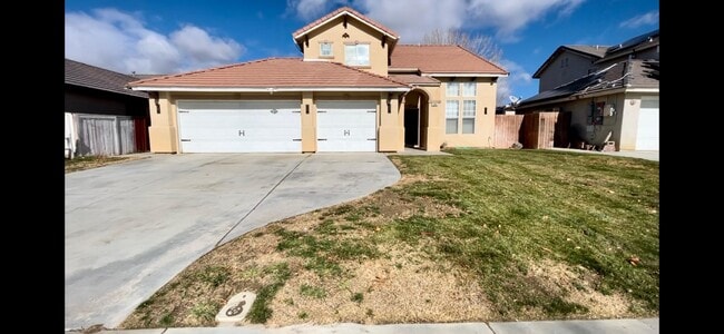 Photo - 2643 Summerchase Ave House
