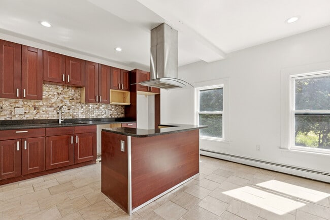 481 Danforth St Unit 2